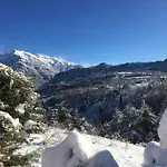 « le Faucon Pelerin » Vue Magnifique Au Calme 別荘