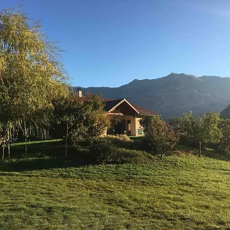 « le Faucon Pelerin » Vue Magnifique Au Calme Holiday home